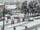 Domo si sveglia sotto una fitta nevicata