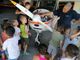 I bambini della scuola d'infanzia Coccinelle di Crevola in vista all'aviosuperficie