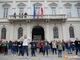Alunni di elementari e medie domesi davanti al municipio per il flash mob contro la guerra FOTO E VIDEO