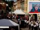Uno scorcio della piazza di Mercato Saraceno, era maggio 2010. Nel riquadro il sindaco Morena Rossi