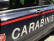 Fuggono dopo una lite in strada e abbandonano due coltelli, giovani denunciati