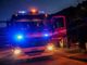 Tornano a casa e vedono del fumo uscire dall'abitazione, entrano per spegnere le fiamme e rimangono feriti
