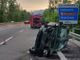 Scontro tra due auto in superstrada, ferite tre persone