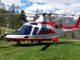 Un 50enne che stava facendo il brevetto di volo resta appeso ad un albero col parapendio