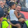 Allen ritrovato, il vigile del fuoco della foto iconica: &quot;Giornata che ripaga momenti difficili&quot;