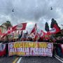 Referendum, a Roma corteo per il 'no': "Contro il governo e la guerra"