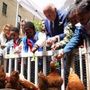 Reali e pollai, Carlo e Meghan: "I know my chickens"