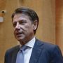 Giuseppe Conte: "Tornato a casa. Intervento riuscito, sto molto bene"