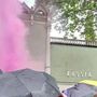 Biennale Arte, blitz delle Pussy Riot al padiglione russo: lanciati fumogeni