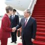 Premier cinese arriva a Singapore per una visita ufficiale Premier cinese arriva a Singapore per una visita ufficiale