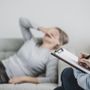 <a href="https://www.magnific.com/it/foto-gratuito/donna-adulta-in-sessione-di-terapia_11198914.htm">Immagine di magnific</a> <a href="https://www.magnific.com/it/foto-gratuito/donna-adulta-in-sessione-di-terapia_11198914.htm">Immagine di magnific</a>