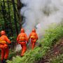 Gli Alpini donano un soffiatore all'Aib di Domodossola