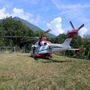 Scivola in un canalone mentre cerca funghi: paura per una 76enne