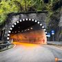 SS 549, senso unico alternato nella galleria Gozzi