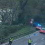 Masso si stacca dalla montagna e finisce sulla strada cantonale: colpita un’auto tra Solduno e Ponte Brolla