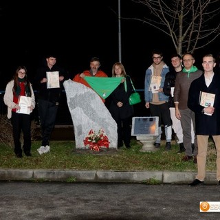 Momenti della consegna dell'attestato ai neo diciottenni di Premosello