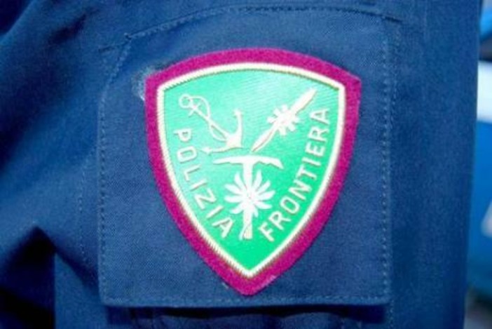 Domodossola, cittadino cinese irregolare fermato alla stazione internazionale Domodossola, cittadino cinese irregolare fermato alla stazione internazionale