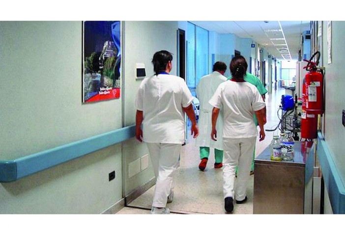 “Fuga” degli infermieri in Svizzera, Nursing Up: “Non è solo questione di paghe più alte”