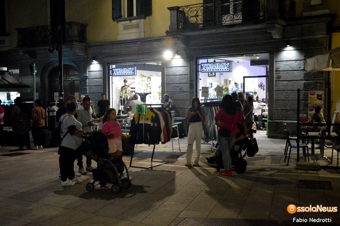 Stasera shopping sotto le stelle con “Fuori tutto” Stasera shopping sotto le stelle con “Fuori tutto”