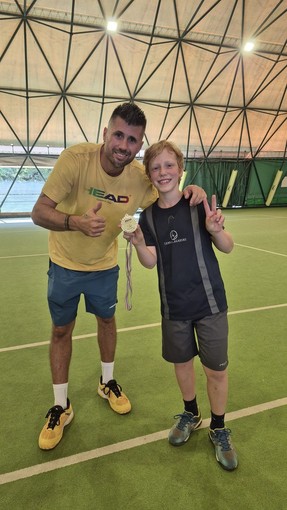Leonardo Bassa domina e trionfa al torneo Dunlop Under 12 a Verbania