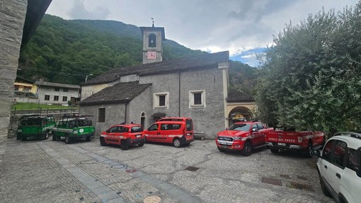 Incendio tra Vogogna e Beura Cardezza: "La situazione migliora, ma la guardia resta alta" Incendio tra Vogogna e Beura Cardezza: "La situazione migliora, ma la guardia resta alta"