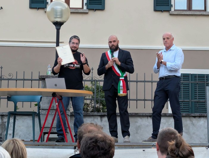 Piedimulera, successo per la serata con Luca Perri: debutta la nuova rassegna culturale Piedimulera, successo per la serata con Luca Perri: debutta la nuova rassegna culturale
