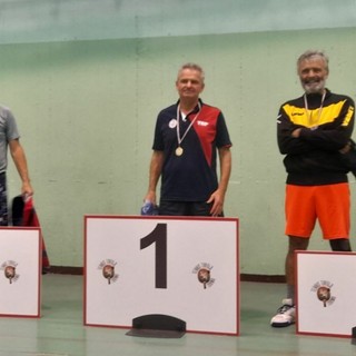 Al centro Andrea Ferrari, campione regionale di tennis tavolo