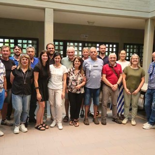 La foto di gruppo al termine del consiglio comunale a Piedimulera