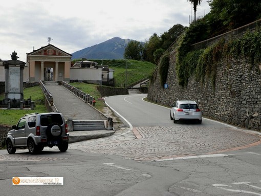 Galleria Montecrevola, prima i lavori al tornante sulla provinciale 166 Galleria Montecrevola, prima i lavori al tornante sulla provinciale 166