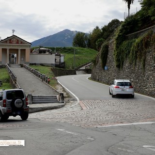 La curva a gomito in cima alla salita di Crevoladossola