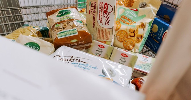 "Dona la spesa": torna la raccolta di generi alimentari per le famiglie in difficoltà