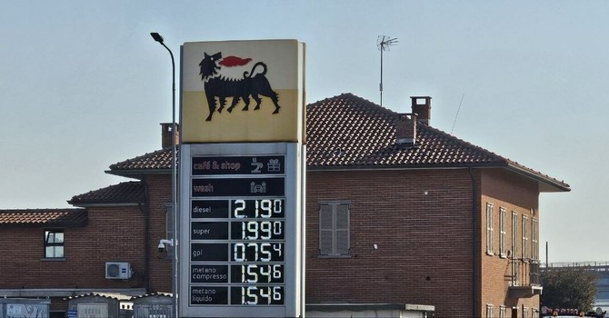 Caro carburanti:  la "tregua" sul gasolio è durata una sola settimana