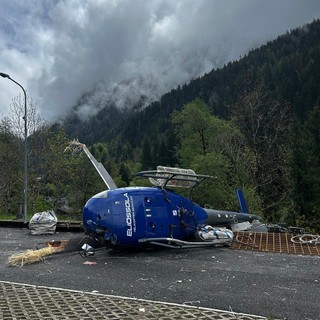 Elicottero di Eliossola urta un palo durante il carico: illesi pilota e assistente