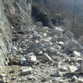 La frana caduta sulla statale 337  il primo aprile 2018. Causò la morte di due turisti ticinesi