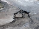 Strade dissestate con la posa della fibra