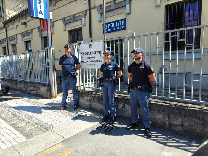 Domodossola, la Polizia recupera la borsa smarrita da una 75enne Domodossola, la Polizia recupera la borsa smarrita da una 75enne