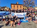 Tuffo da record nel Lago di Mergozzo: in 104 sfidano il freddo per l'undicesimo cimento Tuffo da record nel Lago di Mergozzo: in 104 sfidano il freddo per l'undicesimo cimento