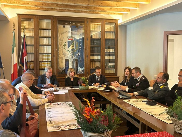 Macugnaga, incontro tra il prefetto e i sindaci della Valle Anzasca: al centro sicurezza e viabilità Macugnaga, incontro tra il prefetto e i sindaci della Valle Anzasca: al centro sicurezza e viabilità