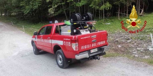 Escursionisti bloccati sopra Isella, salvati con il verricello dei Vigili del Fuoco Escursionisti bloccati sopra Isella, salvati con il verricello dei Vigili del Fuoco