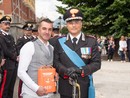 Un defibrillatore di ultima generazione dal Cantante della Solidarietà al Comando dei carabinieri