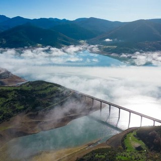 Elettrolizzatore: una soluzione per produrre idrogeno a basse emissioni