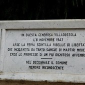 La lapide che ricorda l'Insurrezione popolare