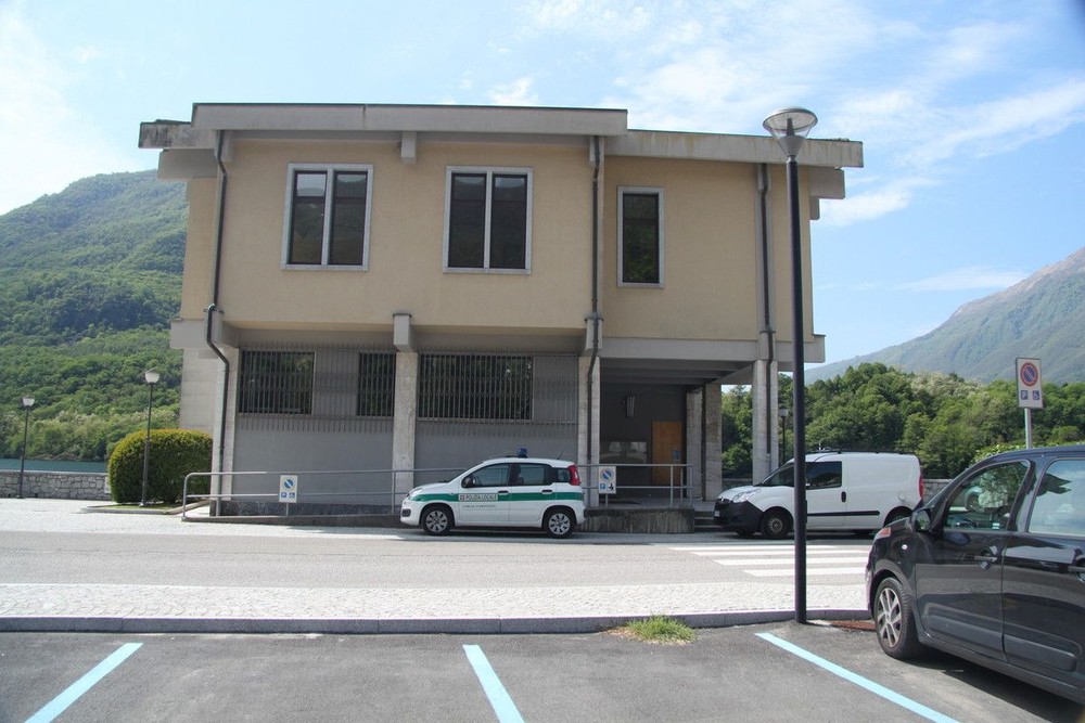 Mergozzo, perdita all’acquedotto in via Resiga: strada chiusa durante i lavori