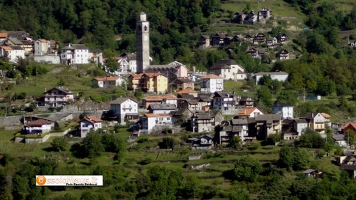 "Fili di tradizione": la Valle Antrona riscopre l'antica arte del ricamo "Fili di tradizione": la Valle Antrona riscopre l'antica arte del ricamo