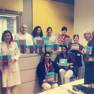 Il Natale di Cannavacciuolo per la sanità del VCO: panettoni agli operatori FOTO