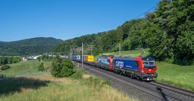 Treno CargoBeamer tra Stoccarda-Kornwestheim e l'Italia. (Copyright: CargoBeamer AG / Lucas Bächler) Treno CargoBeamer tra Stoccarda-Kornwestheim e l'Italia. (Copyright: CargoBeamer AG / Lucas Bächler)