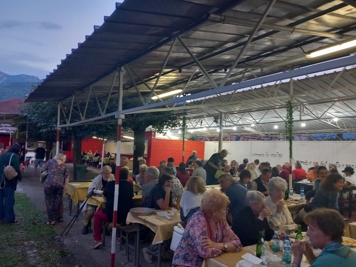 Un momento della serata del luglio 2025 alla Lucciola Un momento della serata del luglio 2025 alla Lucciola
