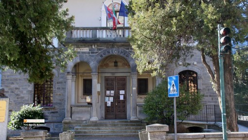 Un'interrogazione sul mancato ripristino del manto stradale dopo i lavori per la fibra ottica