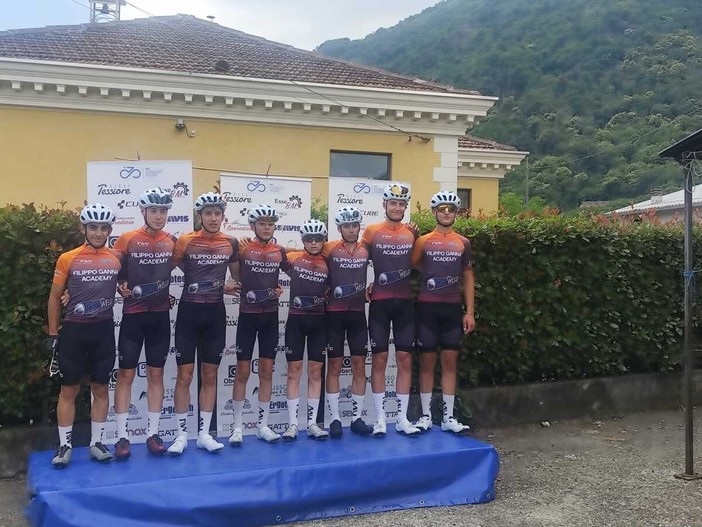 La squadra allievi allievi del Pedale Ossolano ai regionali