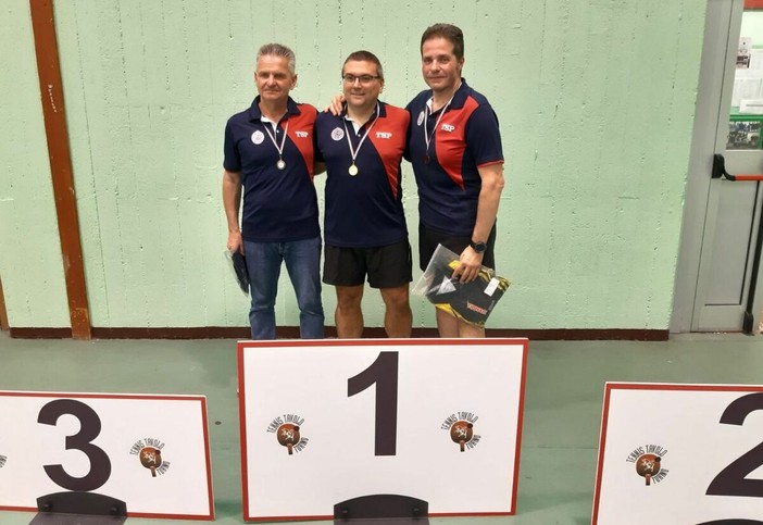Andrea Ferrari, primo a sinistra, medaglia di bronzo ai regionali (Foto tratta dal sito della Regaldi)